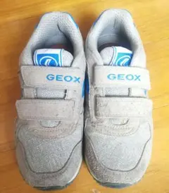 【最終価格】GEOX スウェードスニーカー21.0cm＜フォーマル＞＜冠婚葬祭＞のサムネイル