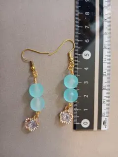 アクアブルー フラワーモチーフ ピアス