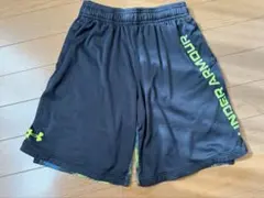 Under Armour 半ズボン 黒　カモフラージュ