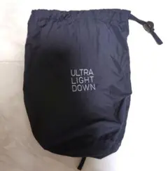 【ユニクロ】 ULTRA LIGHT DOWN 収納袋 ネイビー　紺　/匿名発送