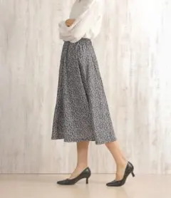 花柄 フレアスカート ミモレ ロング 膝丈 Aライン 春夏秋 黒