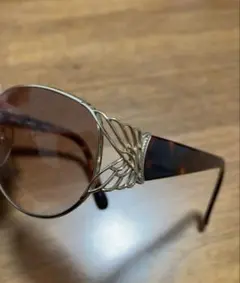 ハナエモリ オーバルサングラス ブラウンレンズ ケース付き