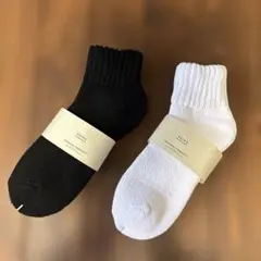 【新品未使用】UNIVERSAL PRODUCTS SOCKS 白黒各1足のサムネイル