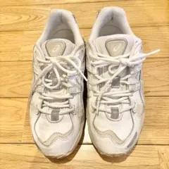 ASICS Tiger GEL ホワイト スニーカーのサムネイル