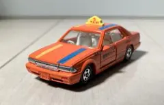 トミカ ニッサン セドリック タクシー　日本製　赤箱