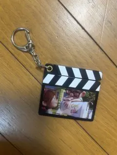Disney Pixar Happyくじ　カールじいさん　カチンコ型キーホルダーのサムネイル
