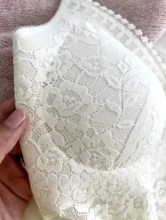 アイボリー レースキャミソール