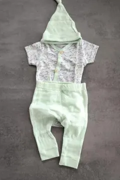 ［未使用］小人みたいな帽子付き ミントグリーン カバ？柄ロンパース 3点セット