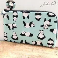 ハンドメイド L字型ポーチ 大きめサイズ パンダ柄 　♪肉球チャーム付き