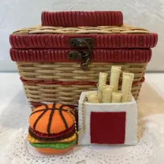 部活お守り ハンドメイド バレーボールhamburger & Win jelly - メルカリ