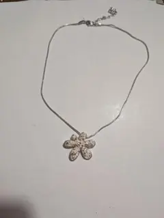 MOSCHINO ネックレス 雲モチーフ シルバーカラー - メルカリ