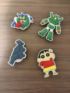 新品　クレヨンしんちゃん　ジビッツ　サンダル　アクセサリー　4個セット