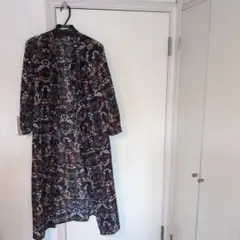 黒地 花柄 長袖 ロングワンピース