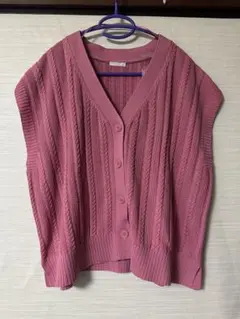 GU ピンク ベスト