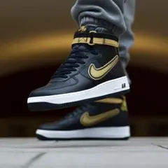 『極美品』Nike Air Force 1 ブラックゴールド ハイカット NBA