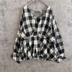 チェック柄ラップデザイン長袖ブラウス