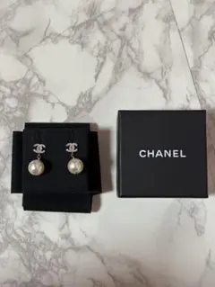 CHANEL パールピアス