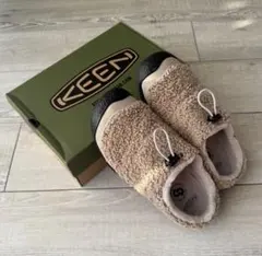 KEEN ベージュ ファー スリッポン - メルカリ
