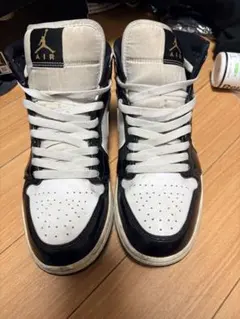 ナイキ エアジョーダン1 ミッド SE