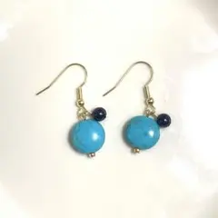 ターコイズ ブルーのフックピアス シンプル ユラユラ
