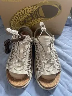 KEEN サンダル UNEEK W 25CM SAFARI （ベージュ） - メルカリ