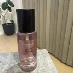 Victoria's Secret Velvet Petals フレグランスのサムネイル