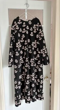 新品タグ付✨ミナペルホネンランドリー Hanna ワンピース ドレス 総柄花柄 新品タグ付✨ミナペルホネンランドリー Hanna ワンピース ドレス