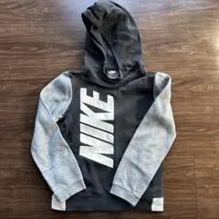NIKE フード付きパーカー 黒/灰色　S