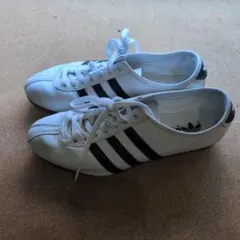 adidas スニーカー ホワイト ブラックのサムネイル
