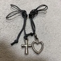 チョーカー ネックレス ペンダント シルバー色 クロス ハート。