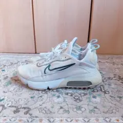 NIKE AIR MAX 2090 エアマックス ホワイト 白 23cmのサムネイル