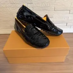 TOD'S トッズ エナメル ローファー ブラックのサムネイル