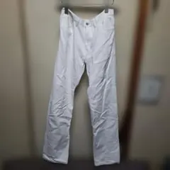 ラッドミュージシャンのホワイトストレートデニムパンツ