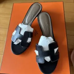 新品未使用品　HERMES オアジス　ブラック 35.5のサムネイル