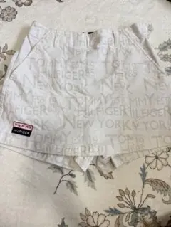 TOMMY HILFIGER ホワイトショートパンツ