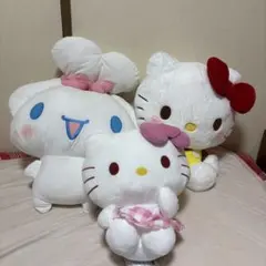 特大キティとシナモロール、LLキティぬいぐるみ３個セット