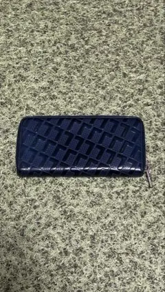Lacoste ネイビー 長財布 エンボス加工