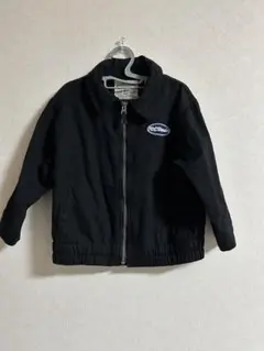 黒いジャケット 複数パッチ付き