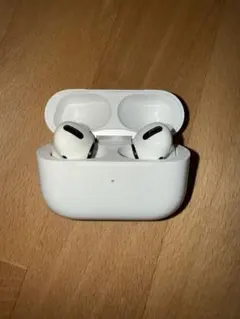 【ジャンク品】Apple AirPods Pro 第1世代（ノイキャン異音あり）のサムネイル