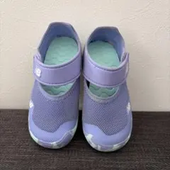 New Balance ラベンダー サンダル