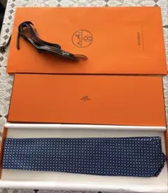 新品未使用！！エルメス　ネクタイ　箱、リボン、ショッパー付き