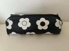 花柄ポーチ 黒白　マリークワント
