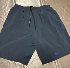 NIKE Dri-FIT ランニングショートパンツ　ブラックに近いグレー　Mのサムネイル