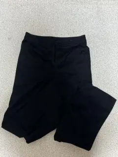 ブラックカジュアルパンツ