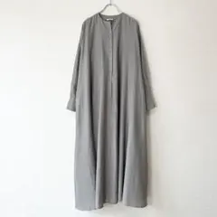 新品】ARTS&SCIENCE Vネックロングドレス スモッキング - メルカリ
