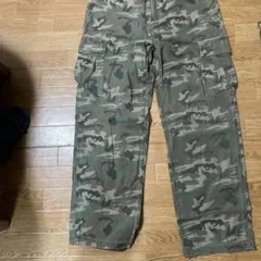 迷彩カーゴパンツ
