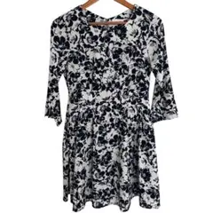 index 花柄ワンピース M ネイビー 七分袖 フレア