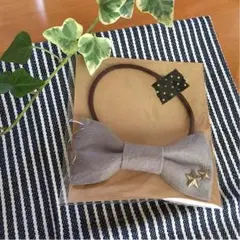 56☆星のスタッズ付き☆ふわふわ フェルトリボンのヘアゴム グレーA