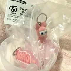 TWICE LOVELYS アクリルカラビナ フロッキーマスコット モモちゃん♪