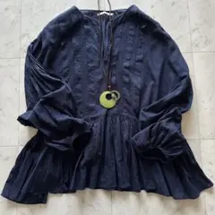 美品　ヌキテパ　インド綿　コットンボイルピンタックブラウス　ネイビー
